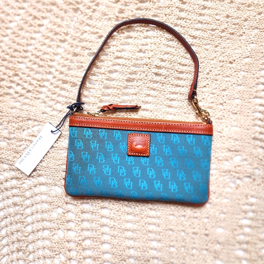 Dooney & Bourke wallet/wristlet New with Tags! - Picture 1 of 8